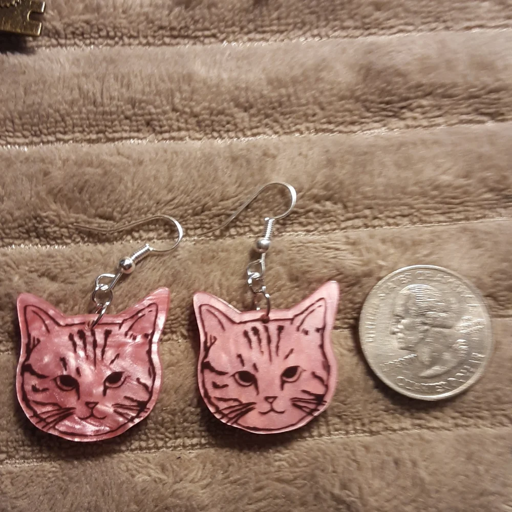 Pink Pearlized Cat Face Earrings
